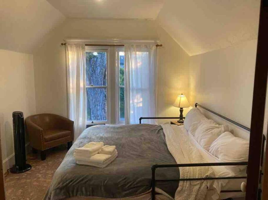 Victorian Guest Getaway-20Mins To Glacier National Park-10Mins To Airport! Кълъмбия Фолс Екстериор снимка