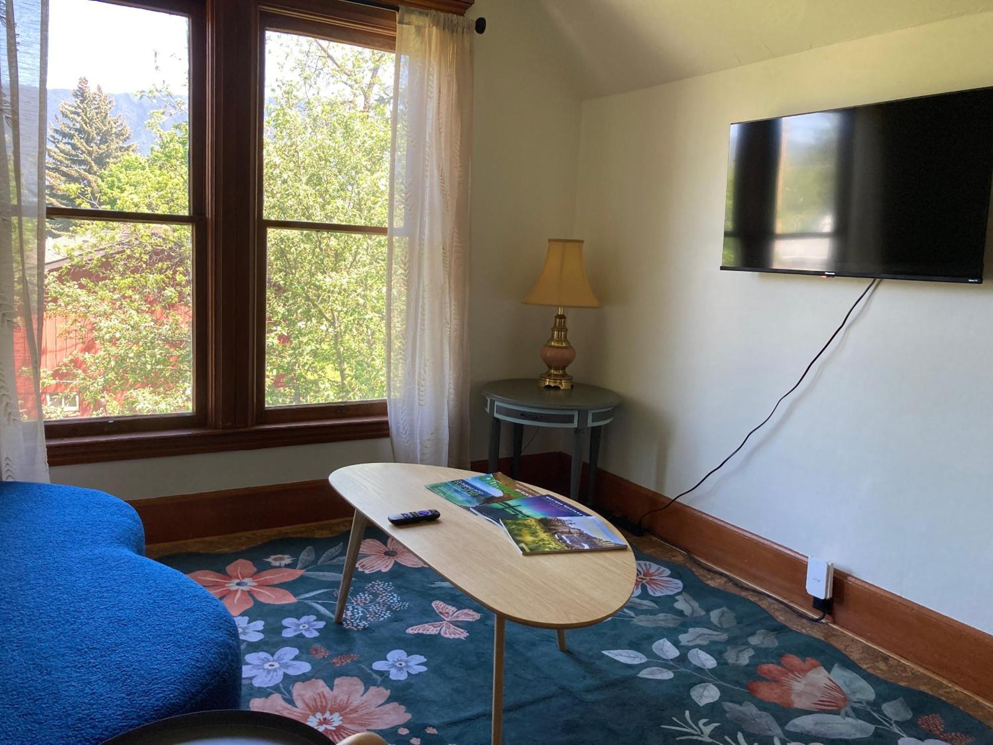 Victorian Guest Getaway-20Mins To Glacier National Park-10Mins To Airport! Кълъмбия Фолс Екстериор снимка